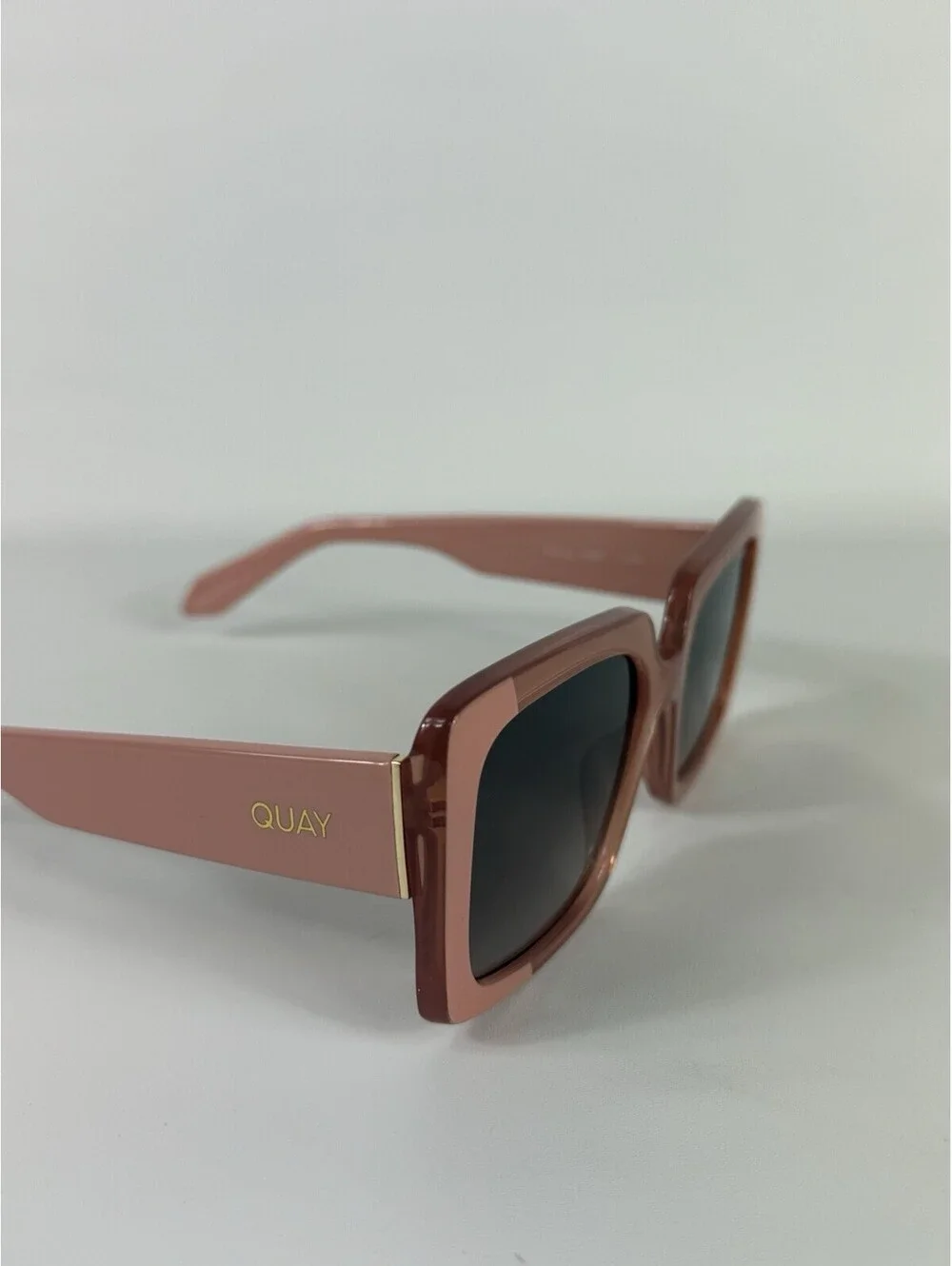Quay Total Vibe 125 Sunglasses Polarized Black Frames